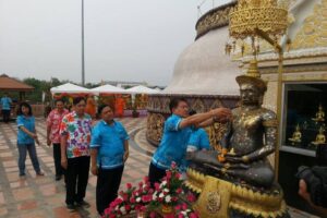 ผู้ว่าราชการจังหวัดเพชรบูรณ์ ประธานพิธีสรงน้ำพระ พุทธมหาธรรมราชาฯ