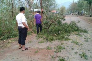 เพชรบูรณ์พายุฤดูร้อนถล่มบ้านพัง10หลังคา