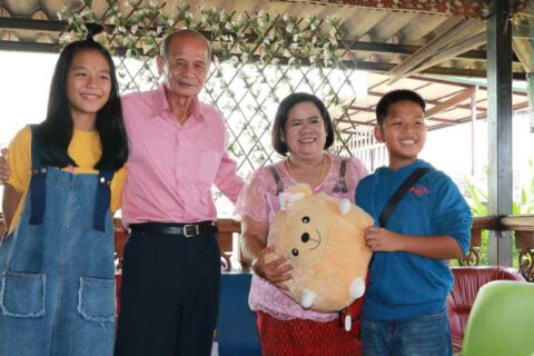 เพชรบูรณ์รักนี้นิจนิรันดร์คู่บ่าวสาวสูงวัย ตัดสินใจจูงมือเข้าประตูวิวาห์สละโสดหลังคบกันมา 1 ปี