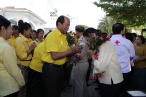 อดีตผู้ว่าจังหวัดเพชรบูรณ์เดินสักการะสิ่งศักดิ์สิทธิ์เมืองเพชรบูรณ์ก่อนไปรับตำแหน่งผู้ว่าปราจีนบุรี