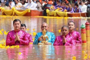 ททท.ชวนเที่ยวประเพณี ‘อุ้มพระดำน้ำ’ เพชรบูรณ์ สัมผัสพลังศรัทธาหนึ่งเดียวในไทย