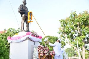 เทศบาลเมืองเพชรบูรณ์ ร่วมพิธีวางพวงมาลาถวายราชสักการะ เนื่องในวันปิยมหาราช