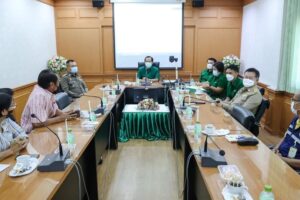 นายกเทศมนตรีเมืองเพชรบูรณ์ ประชุมกรรมการผู้ทรงคุณวุฒิ โรงเรียนเพชรพิทยาคม